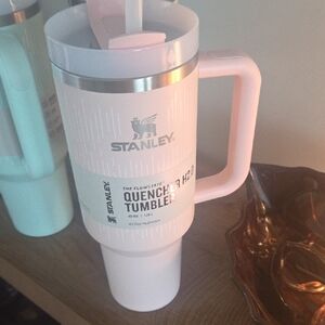 Stanley Quencher H2.0 Tumbler - Pink 40oz